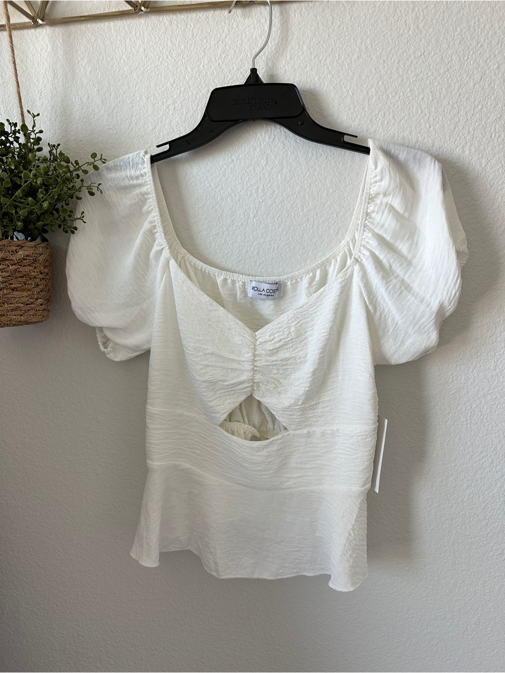 Boutique Off-White Puff Sleeve Ruched Front Top with Keyhole